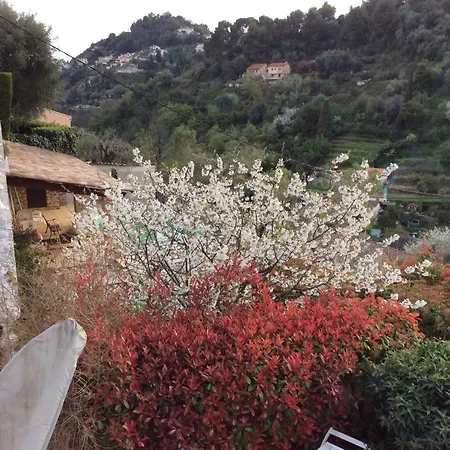 Les Hauts Du Baousset 펜션 *